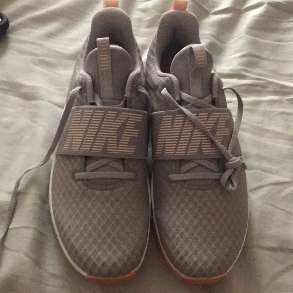 Nike Renew women’s shoes gray/pink size 10.5
